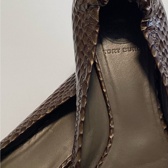 Tory Burch Reva Brown Snake Ballet Flats Gold Logo - Picture 10 of 11
